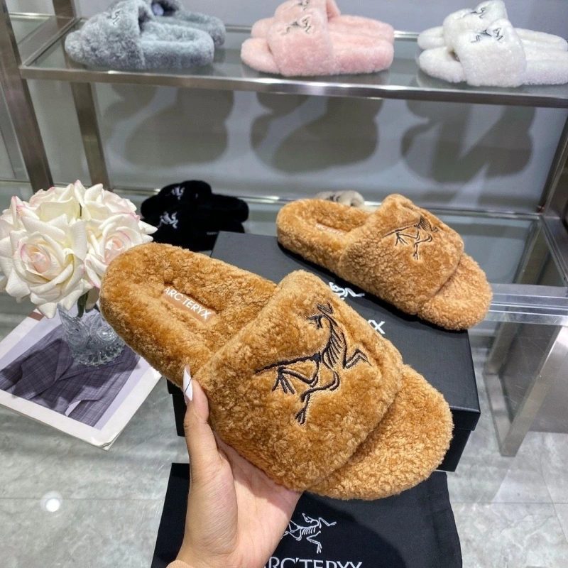 Othxr Slippers HighQuality 215779