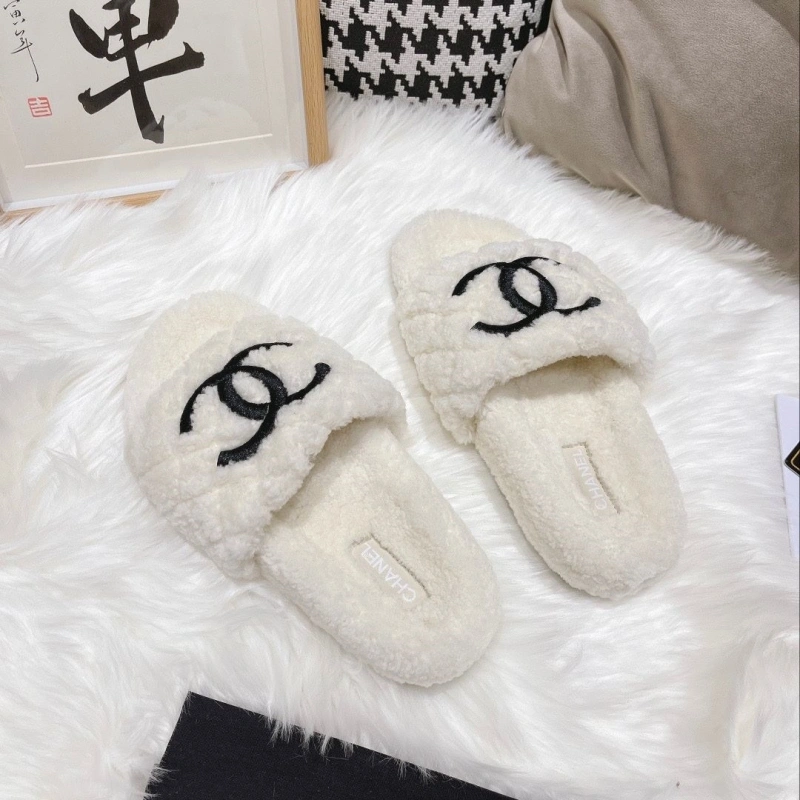Bright Chxnxl Slippers 127416