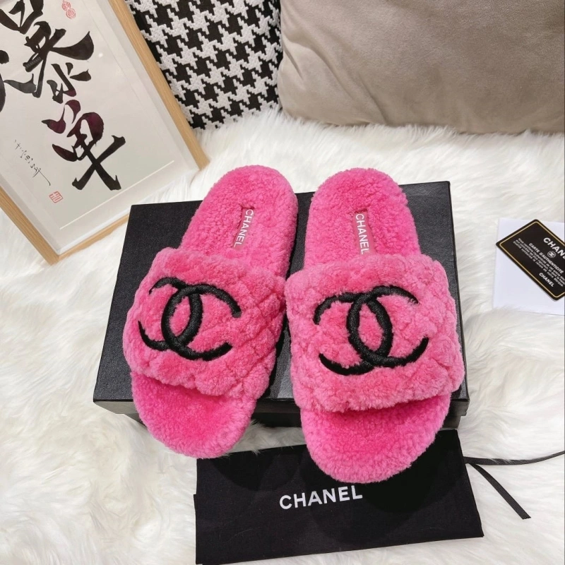 Trendsetting Chxnxl Slippers 127410