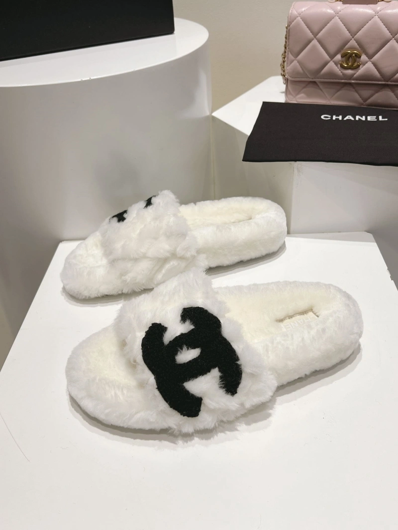 Classic Chxnxl Slippers 127406