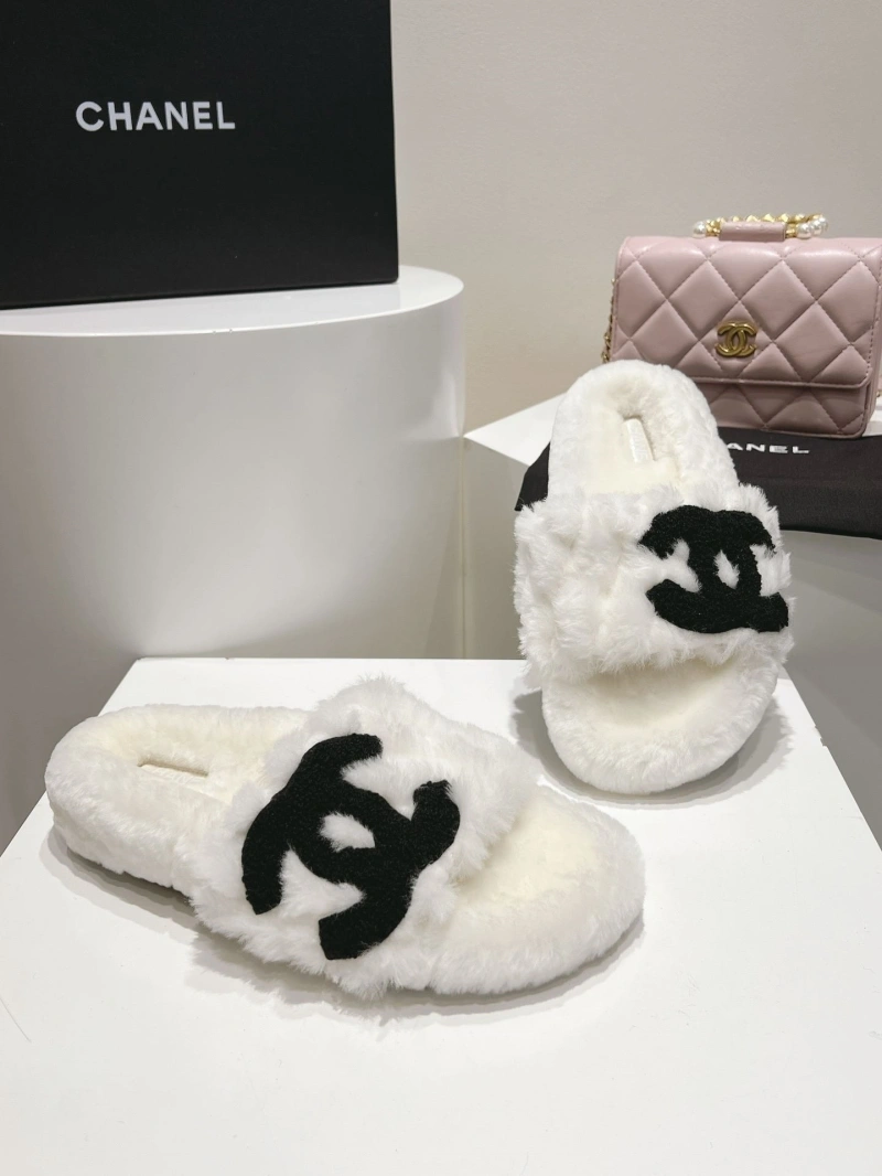 Classic Chxnxl Slippers 127406