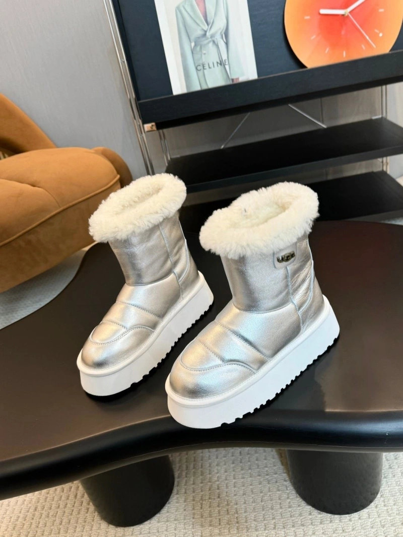Practical UGX Boots 228693