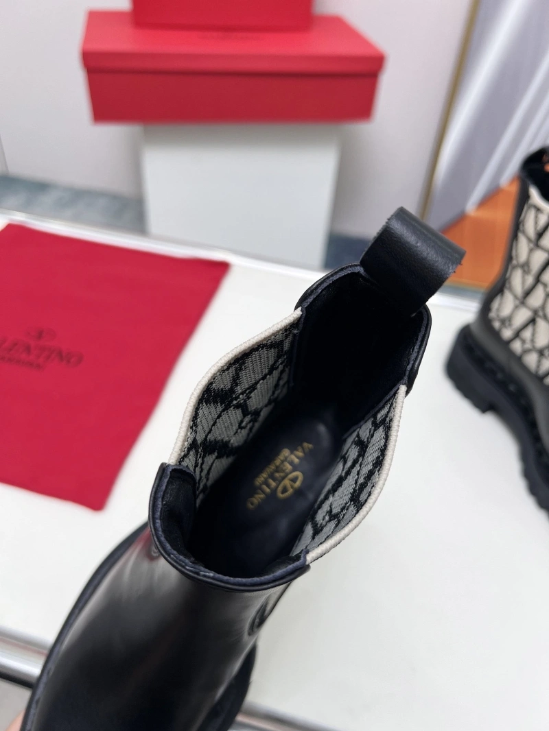 Practical Vxlxntino Boots 231373