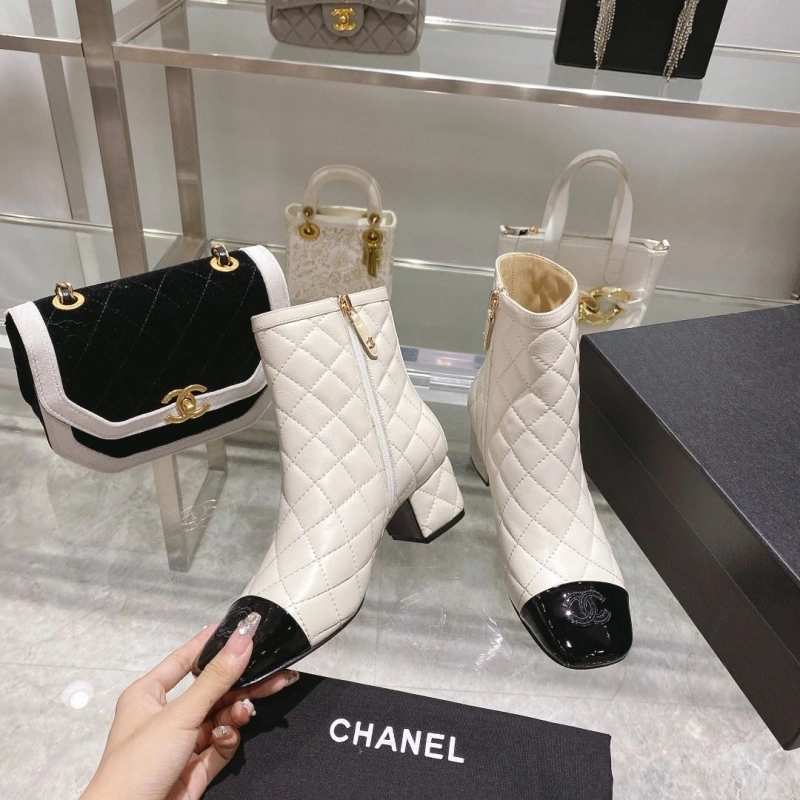 Trendy Chxnxl Boots 127722