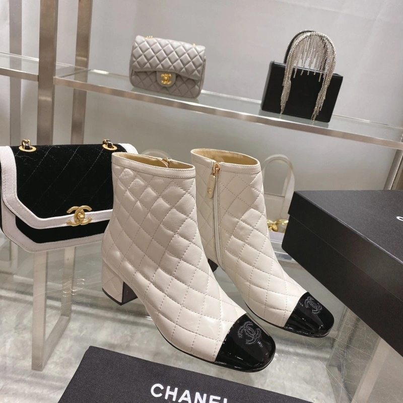 Trendy Chxnxl Boots 127722