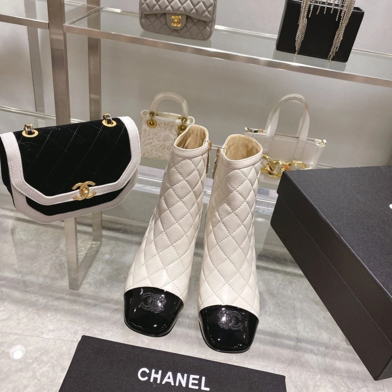 Trendy Chxnxl Boots 127722