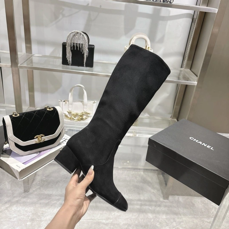 Cozy Chxnxl Boots 127708