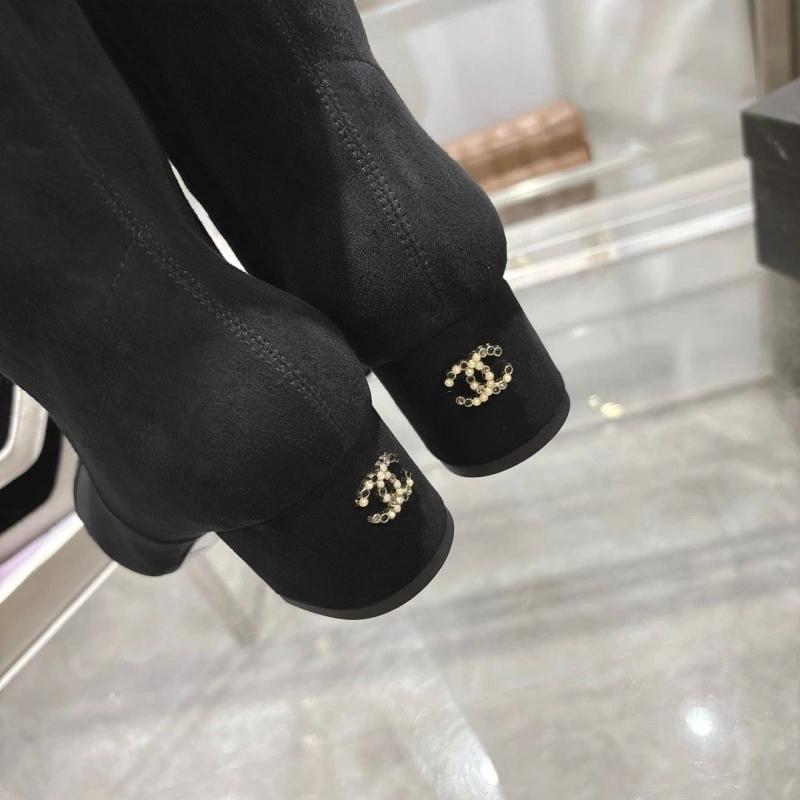 Cozy Chxnxl Boots 127708