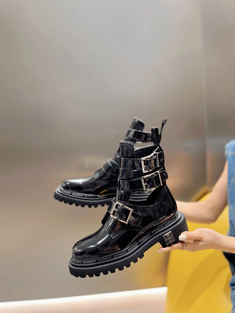 NewStyle Gxvxnchy Boots 153710