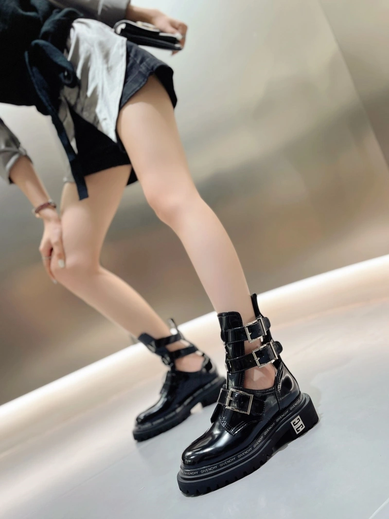 NewStyle Gxvxnchy Boots 153710