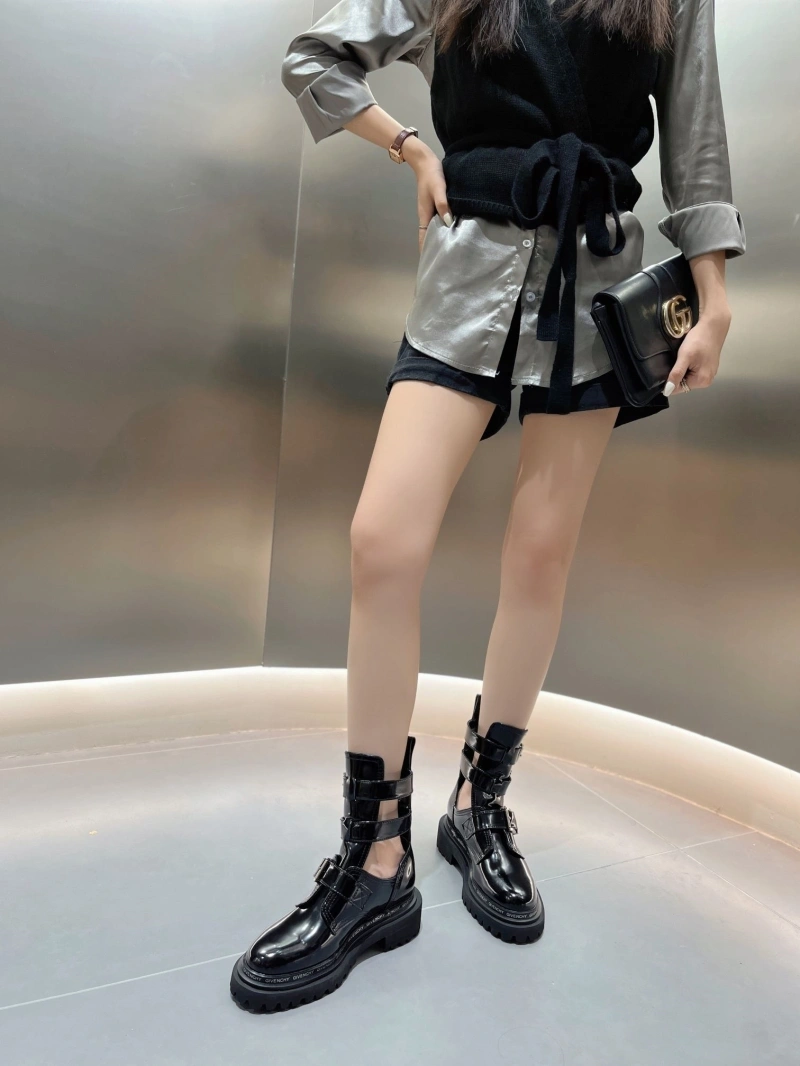 NewStyle Gxvxnchy Boots 153710