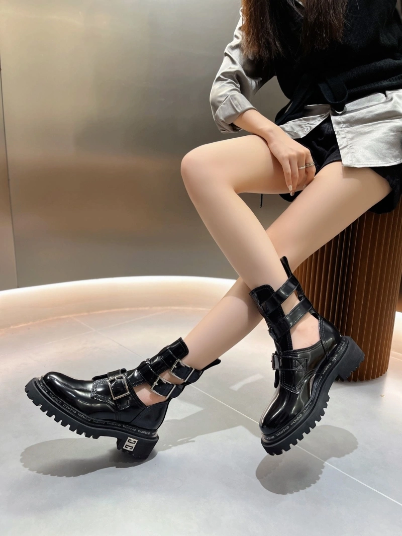 NewStyle Gxvxnchy Boots 153710