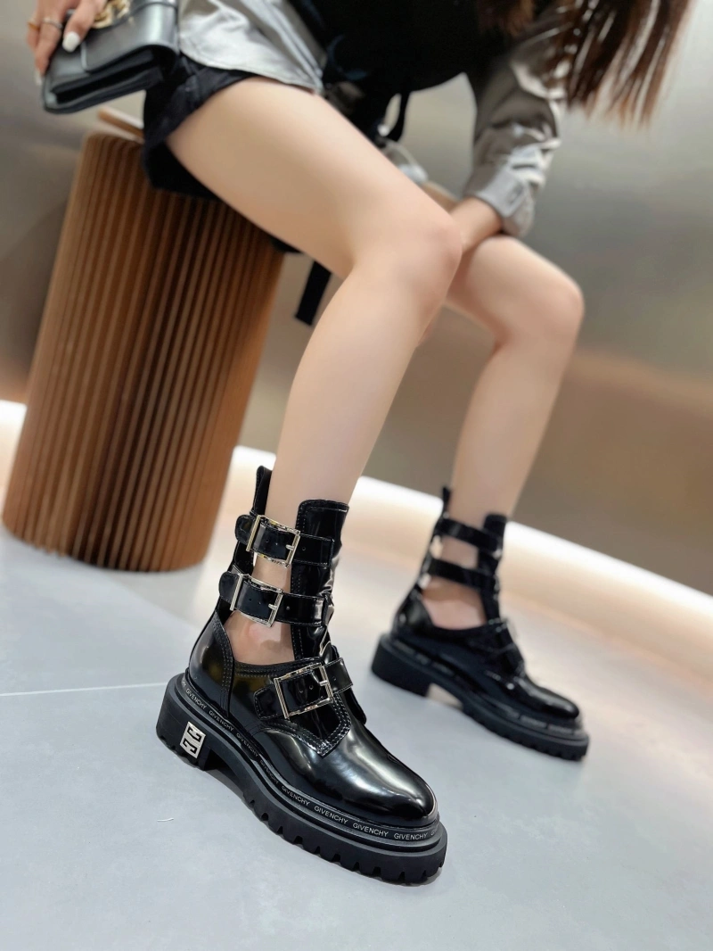 NewStyle Gxvxnchy Boots 153710