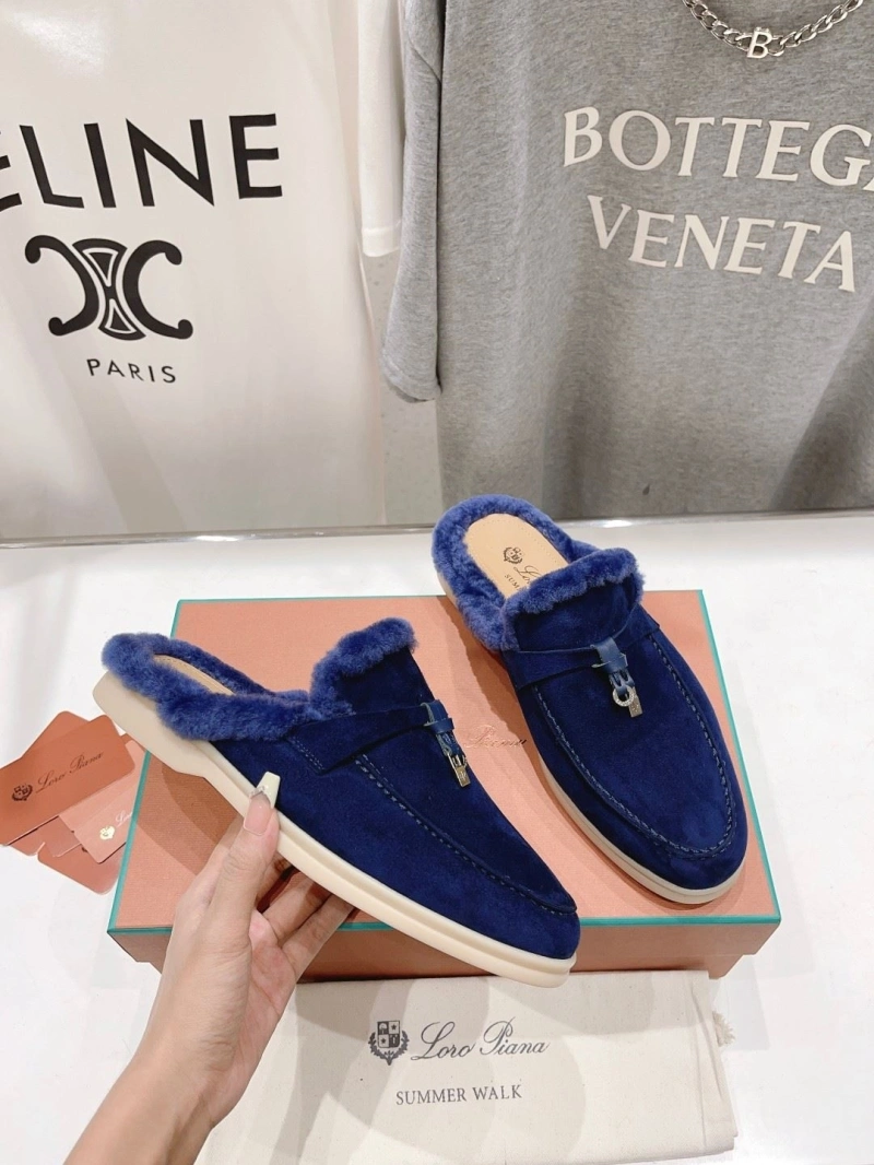 Fashionable Othxr Slippers 215785