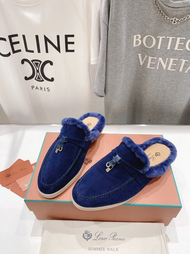 Fashionable Othxr Slippers 215785