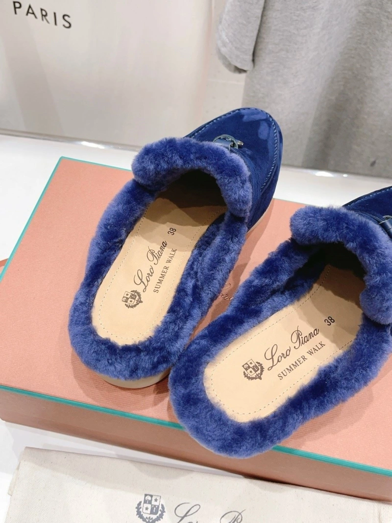 Fashionable Othxr Slippers 215785