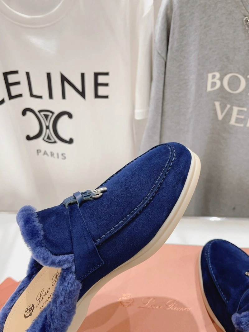 Fashionable Othxr Slippers 215785
