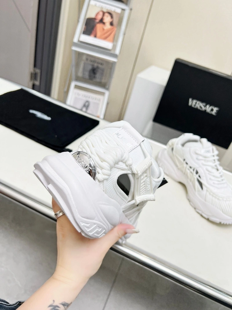 Gxvxnchy Sneakers Minimalist 153695
