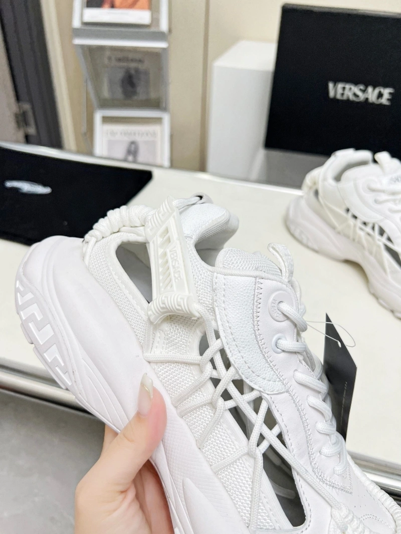 Gxvxnchy Sneakers Minimalist 153695