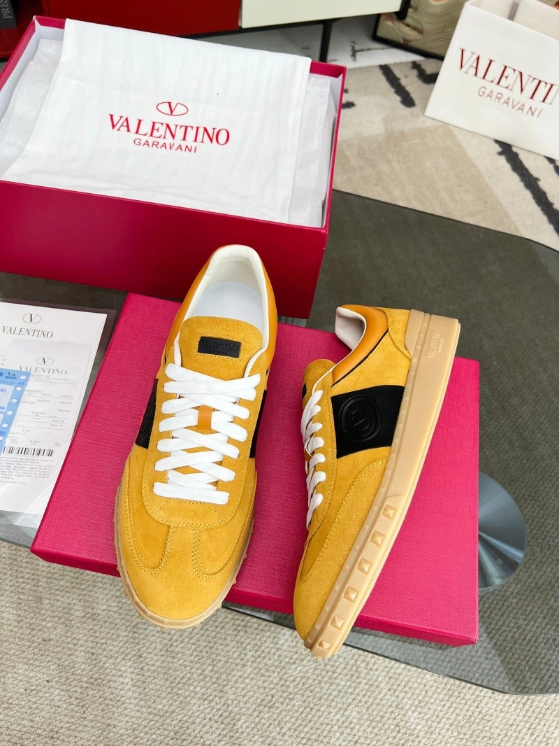 Versatile Vxlxntino Sneakers 231357