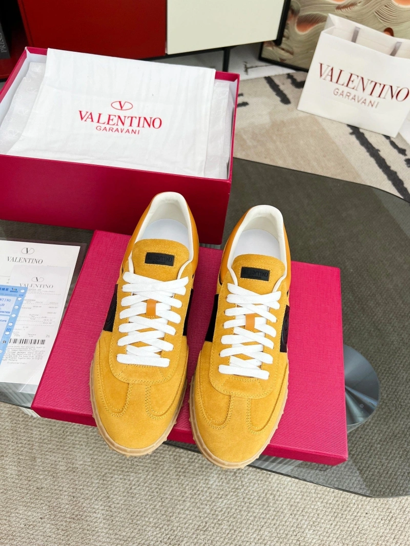 Versatile Vxlxntino Sneakers 231357