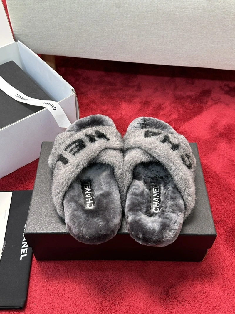 Flexible Chxnxl Slippers 127398