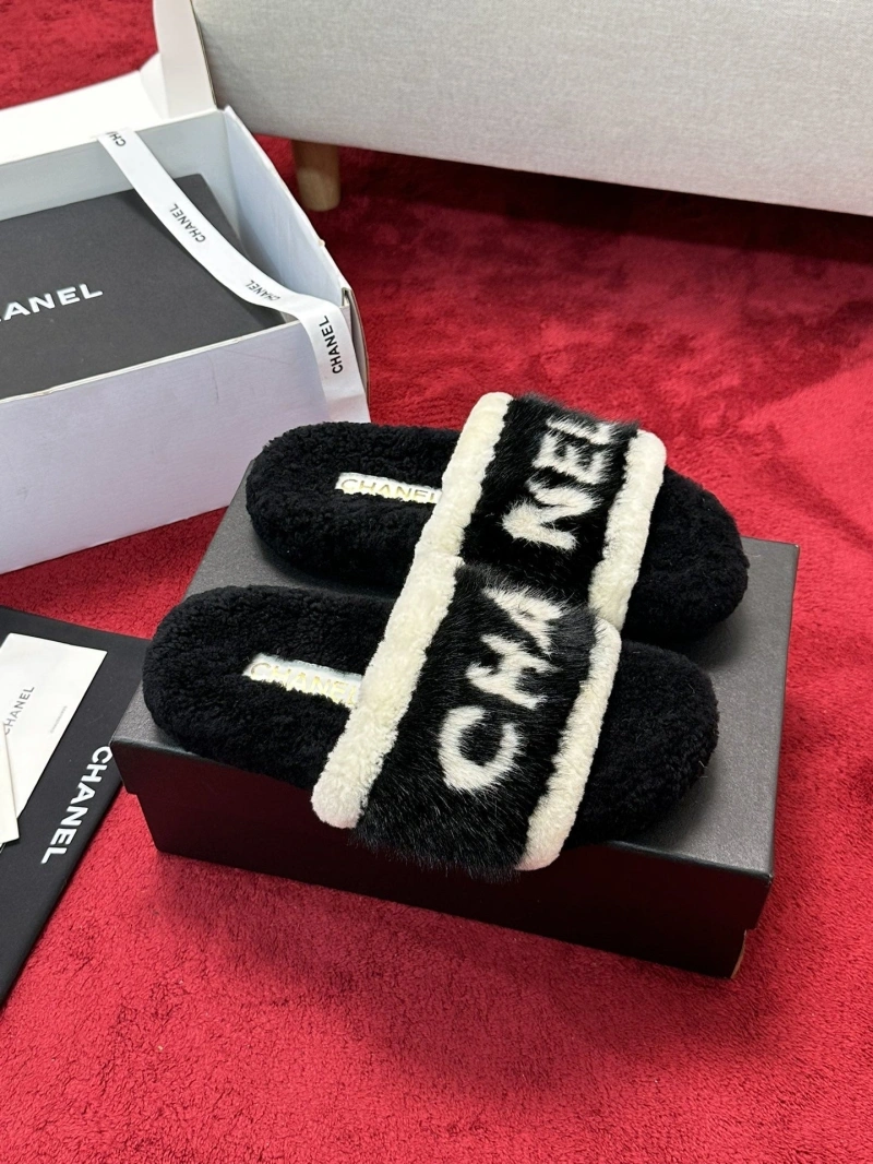 Refined Chxnxl Slippers 127400