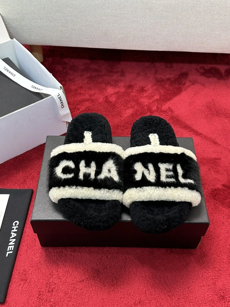 Refined Chxnxl Slippers 127400