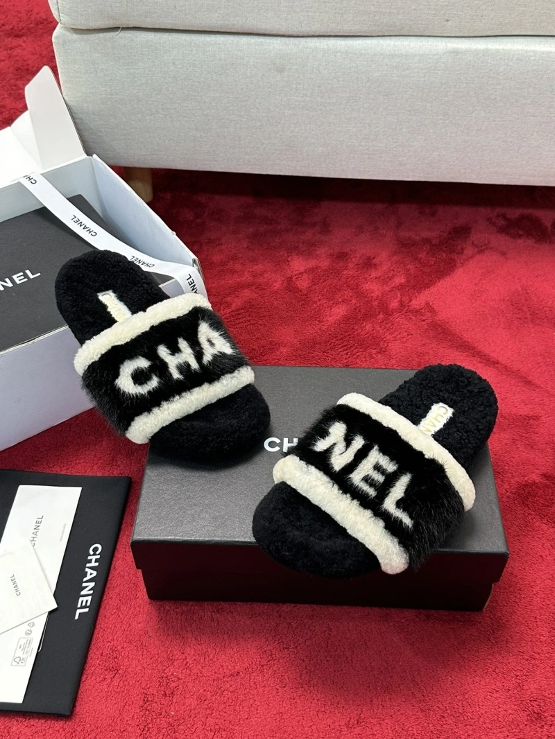 Refined Chxnxl Slippers 127400