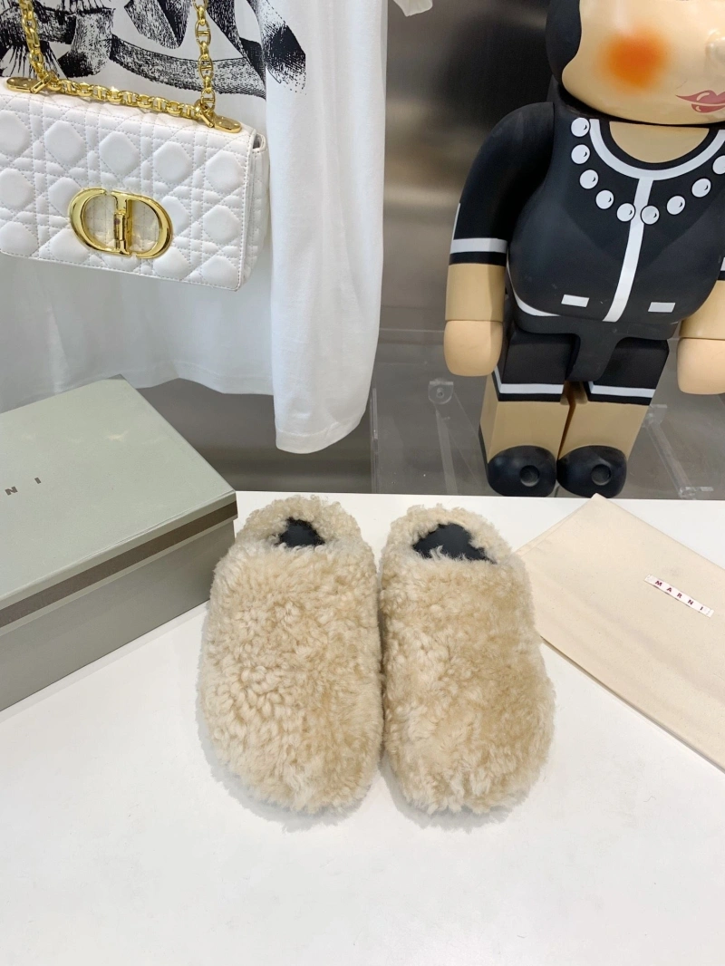 Soft Othxr Slippers 215760