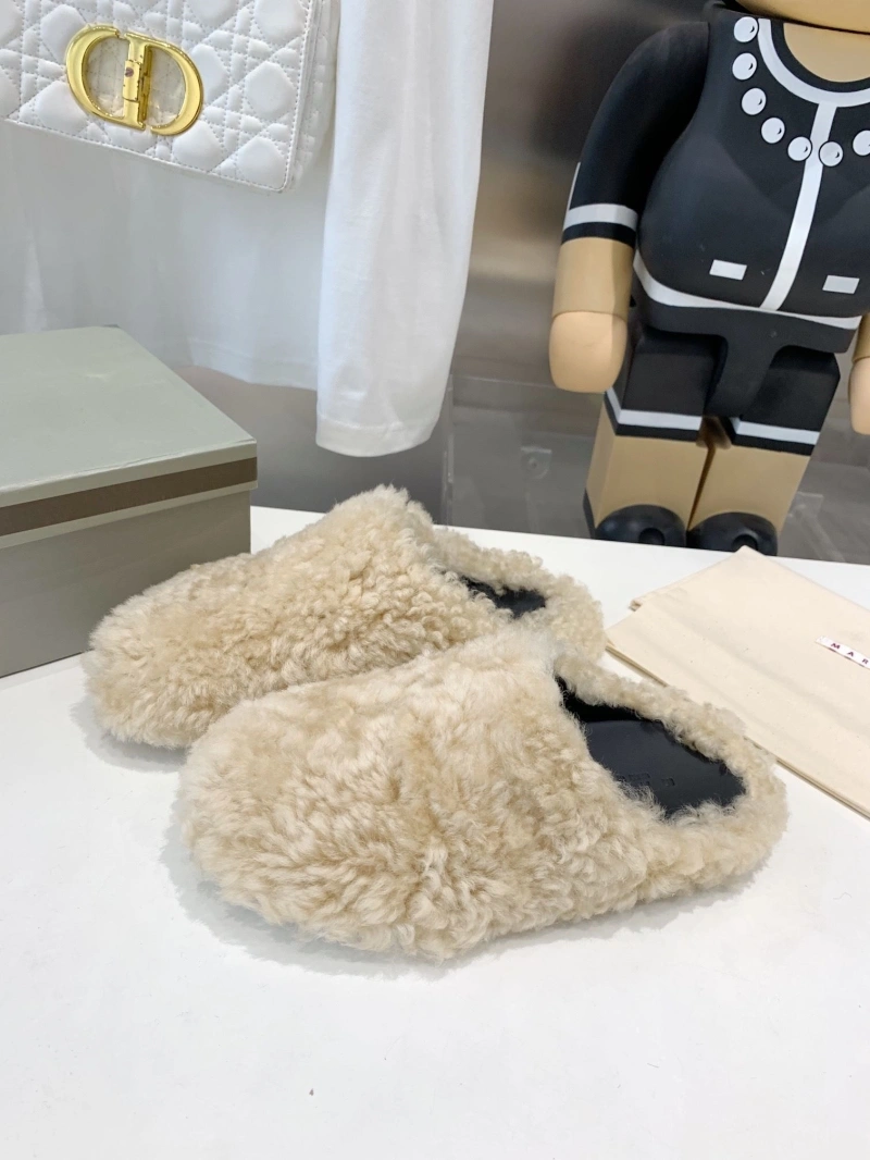 Soft Othxr Slippers 215760