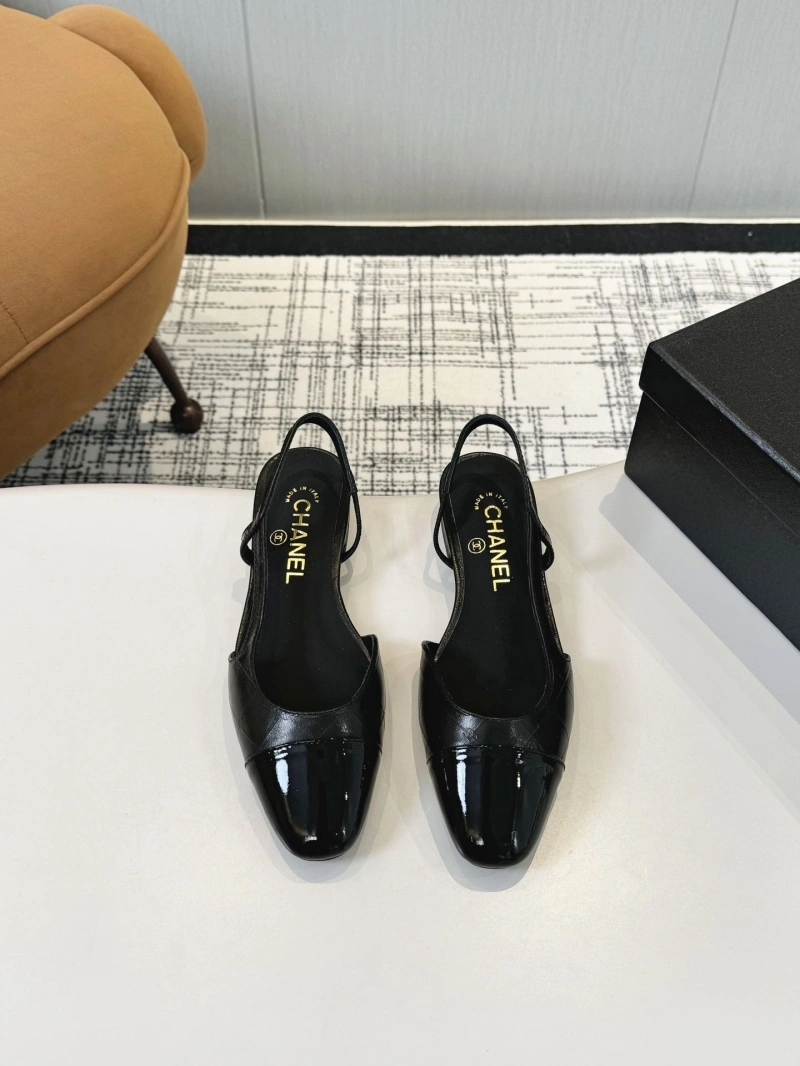 Cozy Chxnxl Sandals 127471