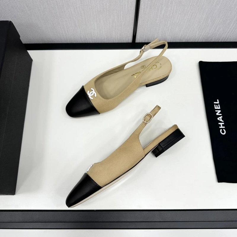 Versatile Chxnxl Sandals 127460