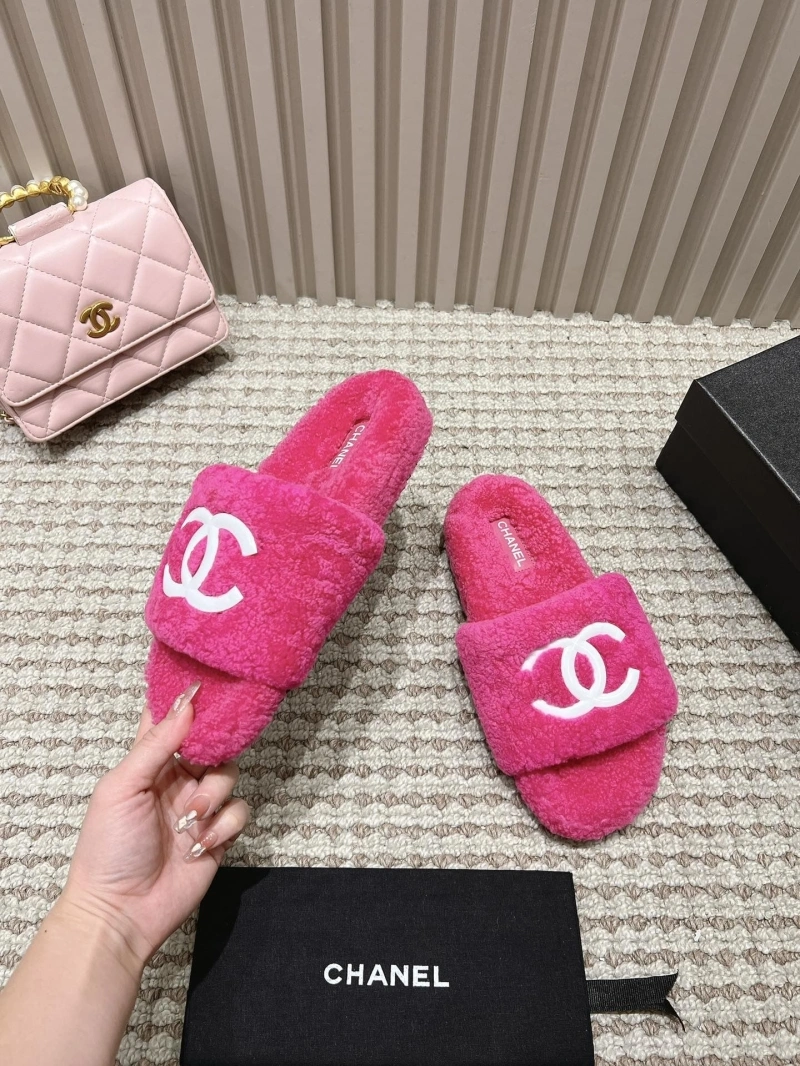 Fashionable Chxnxl Slippers 127394