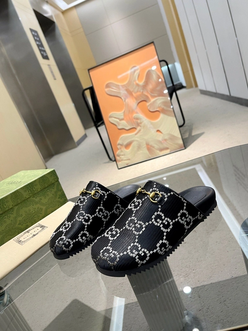 Elegant Gxccx Slippers 161790
