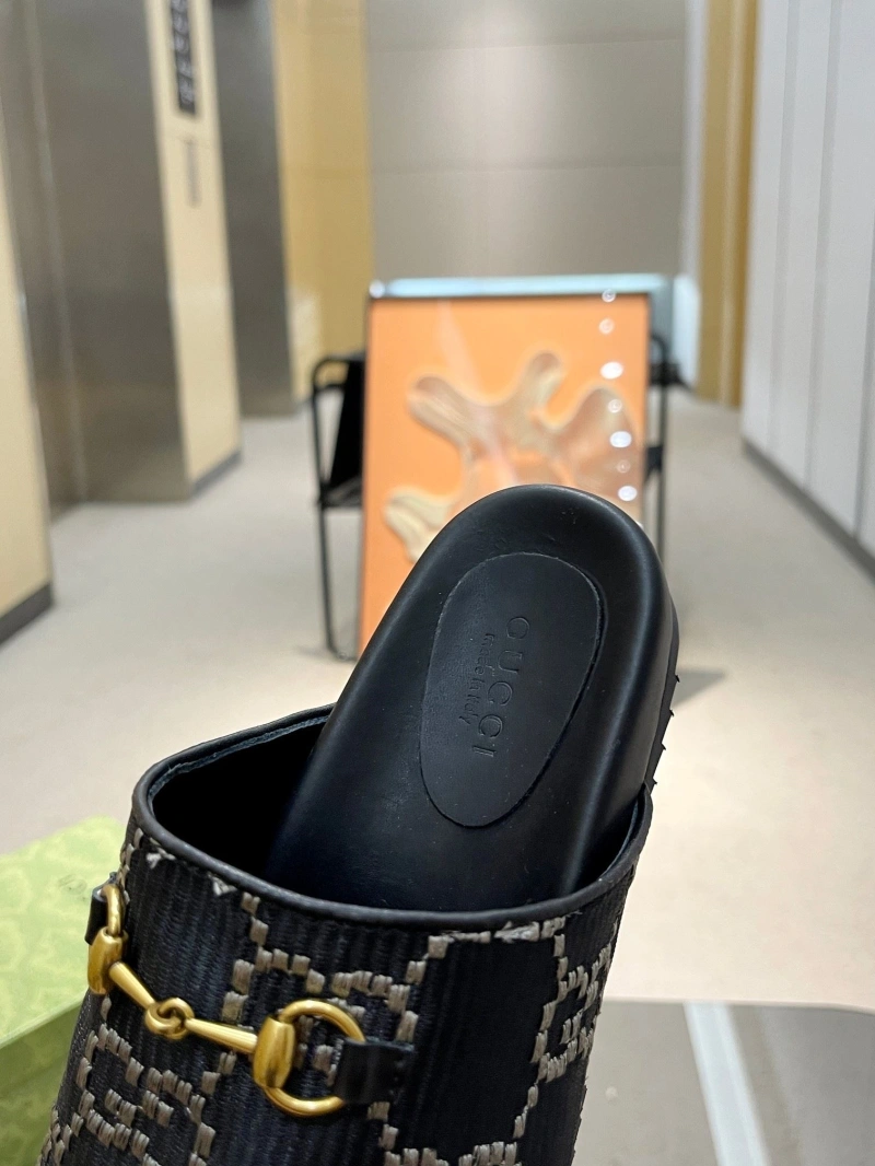 Elegant Gxccx Slippers 161790