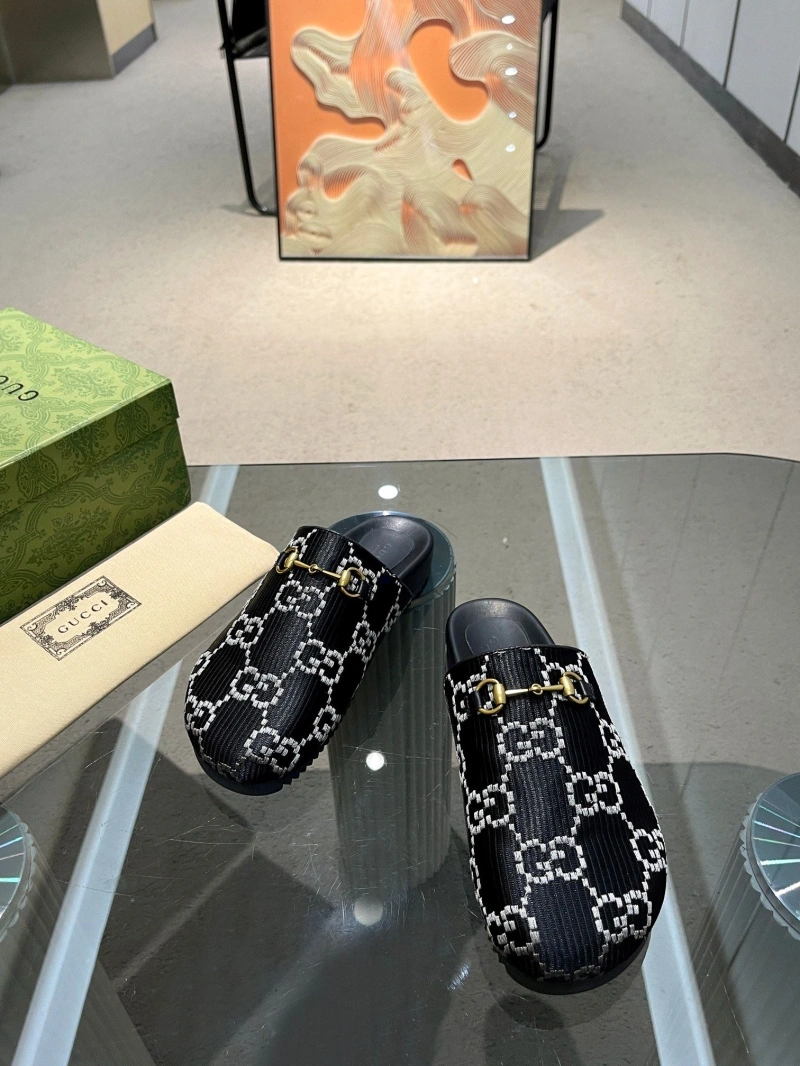 Elegant Gxccx Slippers 161790