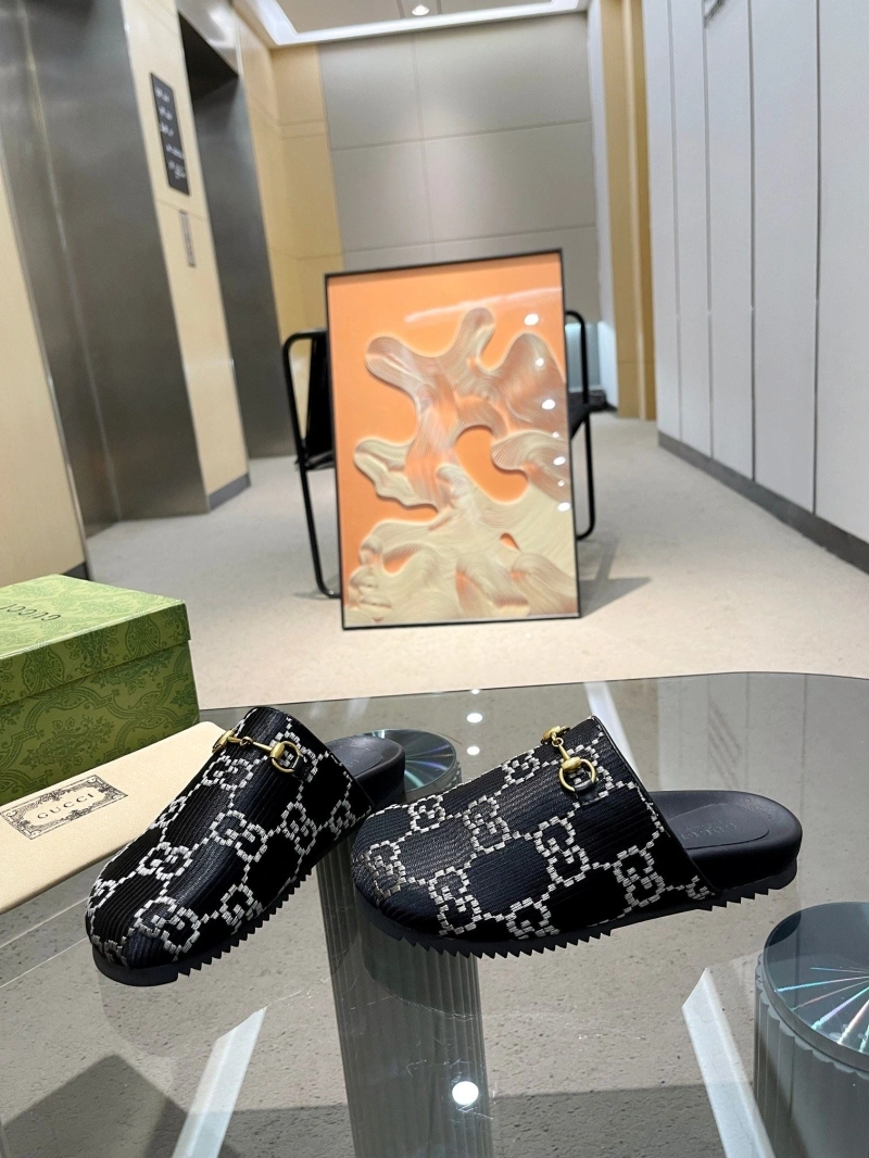 Elegant Gxccx Slippers 161790