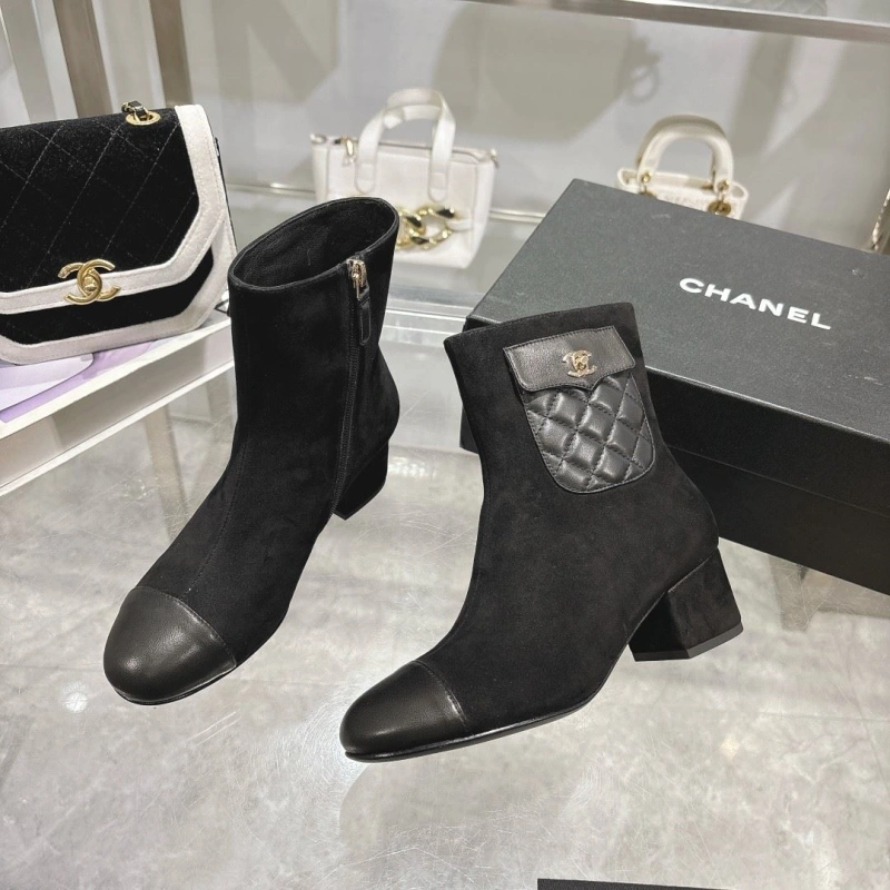 Bold Chxnxl Boots 127673