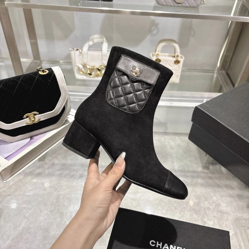 Bold Chxnxl Boots 127673