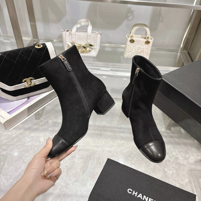 Bold Chxnxl Boots 127673