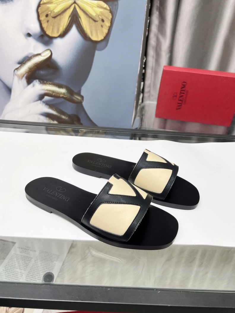 Lightweight Vxlxntino Slippers 228800