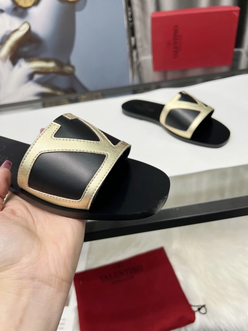 HighQuality Vxlxntino Slippers 228826