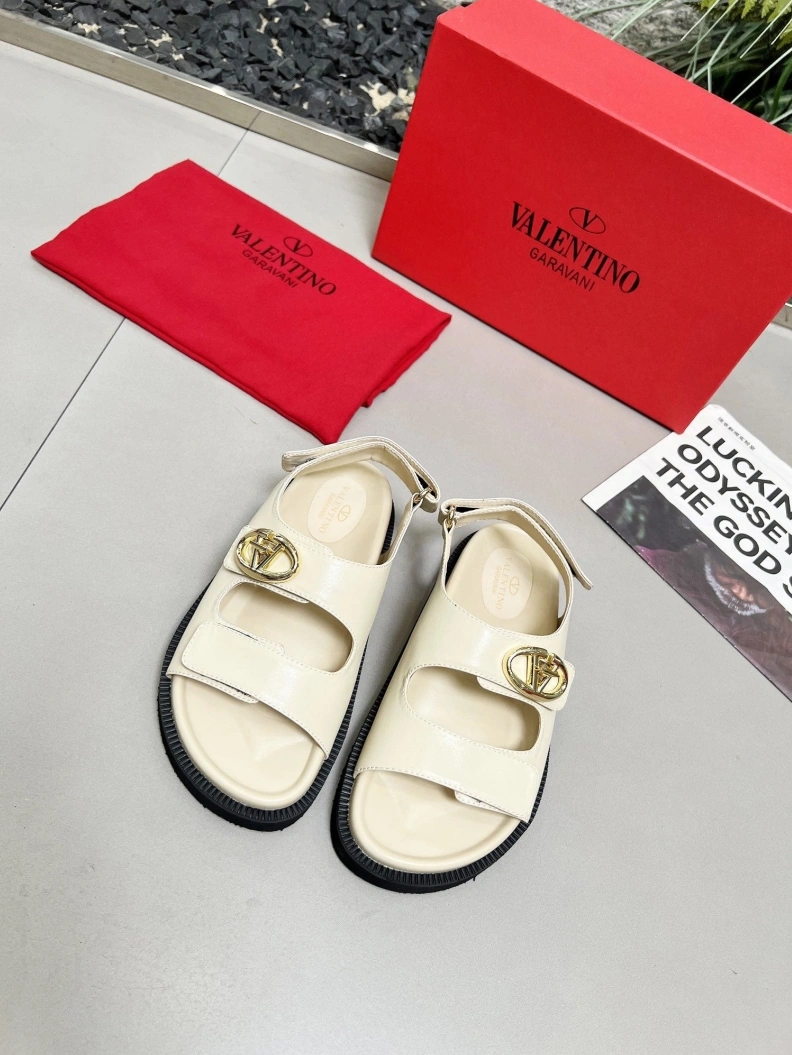 UrbanStyle Vxlxntino Sandals 228860