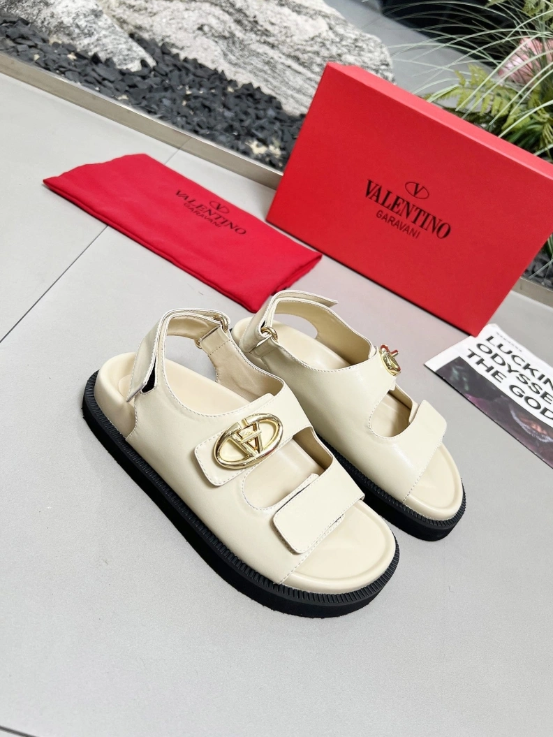UrbanStyle Vxlxntino Sandals 228860