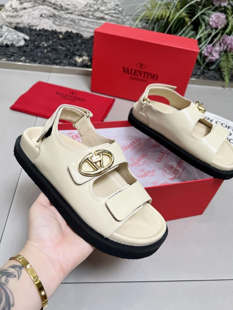 UrbanStyle Vxlxntino Sandals 228860