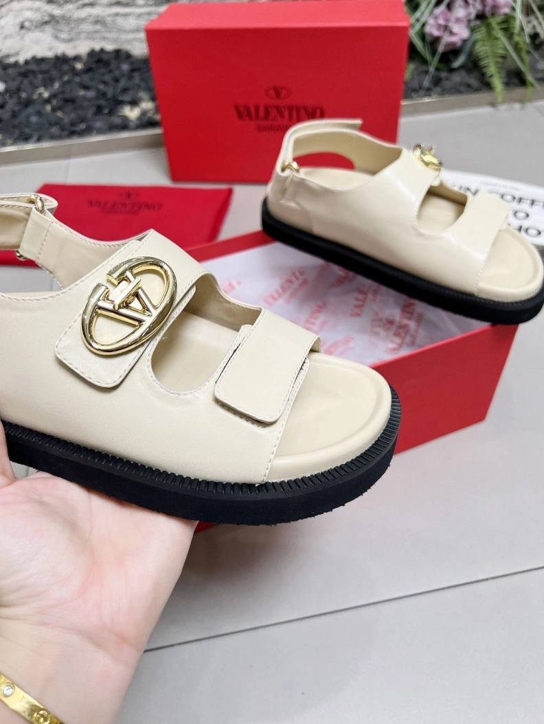 UrbanStyle Vxlxntino Sandals 228860