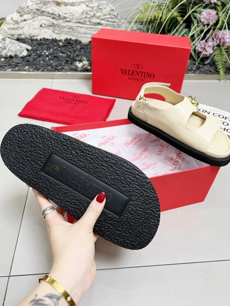 UrbanStyle Vxlxntino Sandals 228860