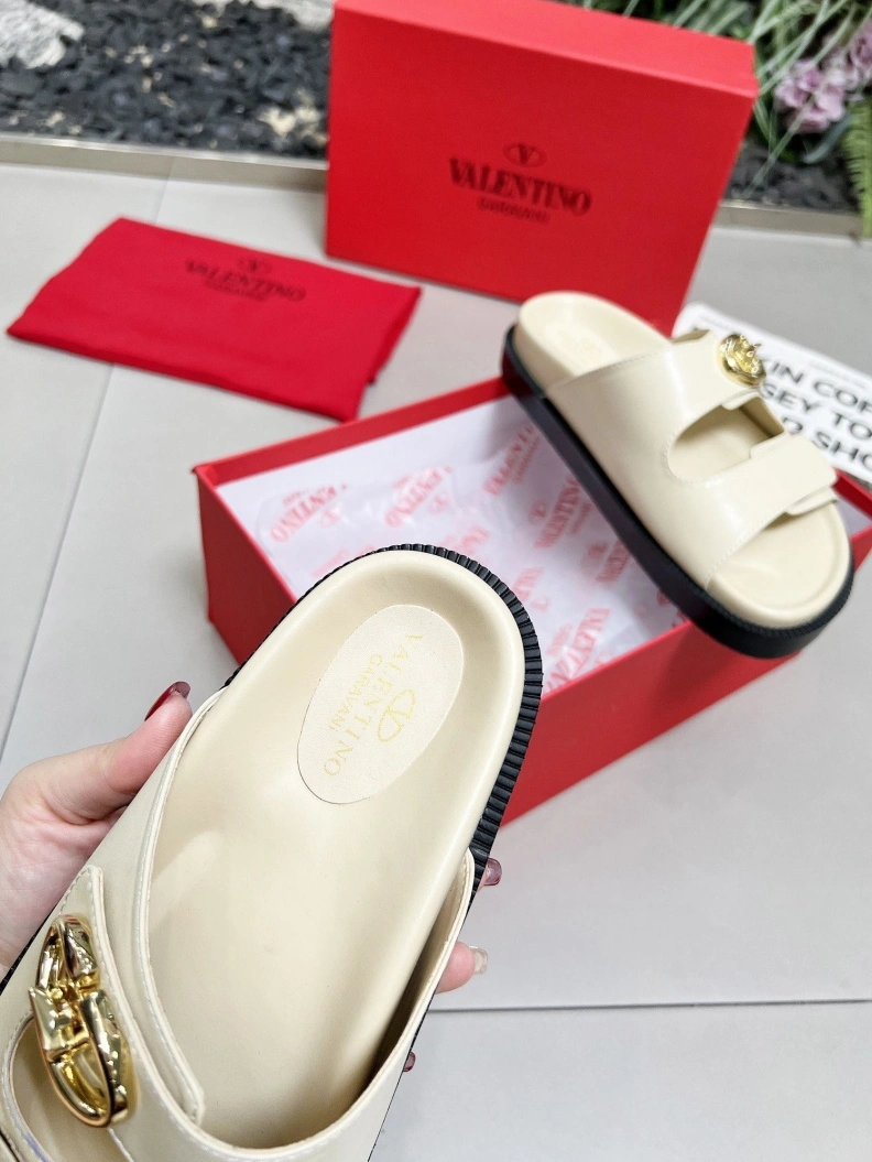 Flexible Vxlxntino Sandals 228856
