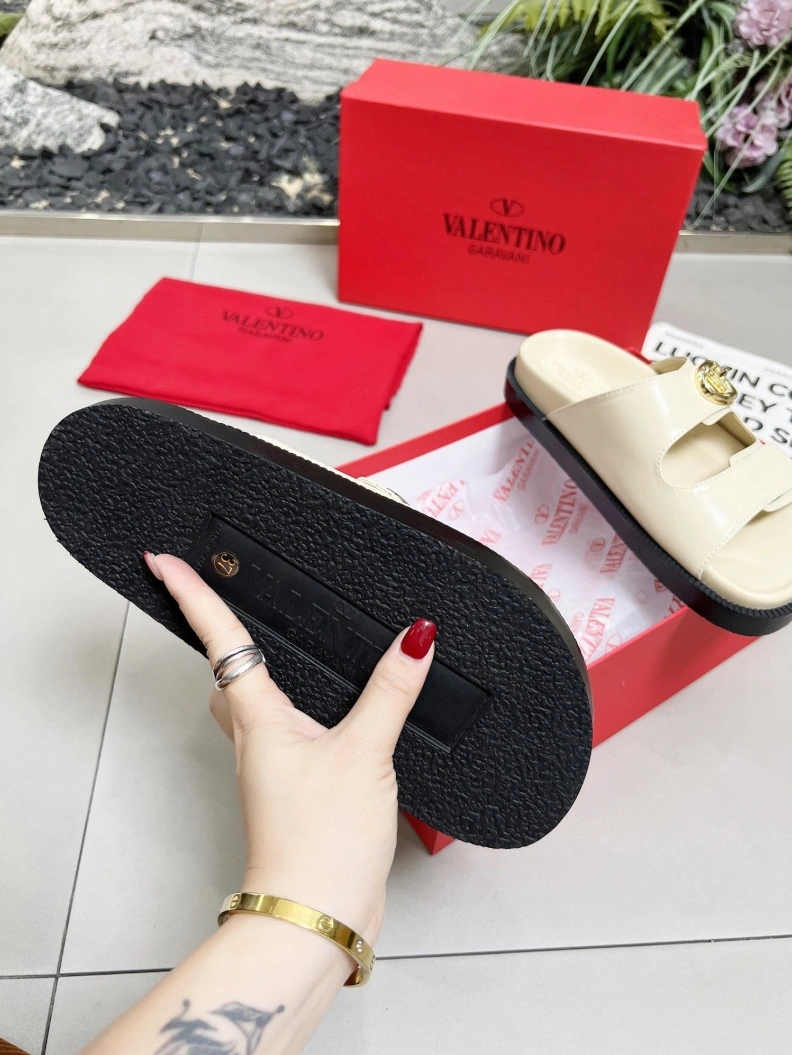 Flexible Vxlxntino Sandals 228856